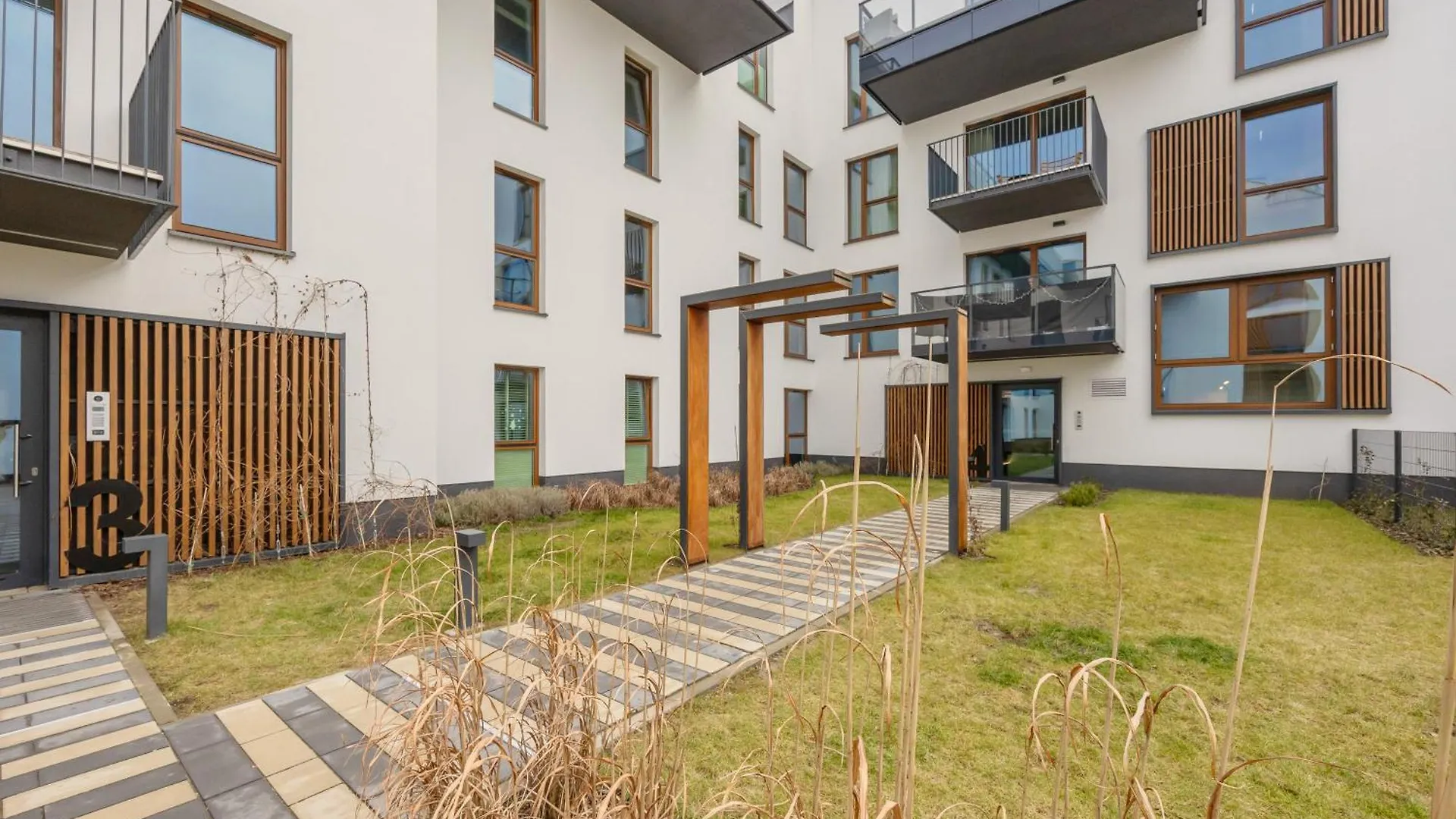 Lux Pastel Oasis Family Apartment With Parking & Gym By Renters Prestige Warsaw