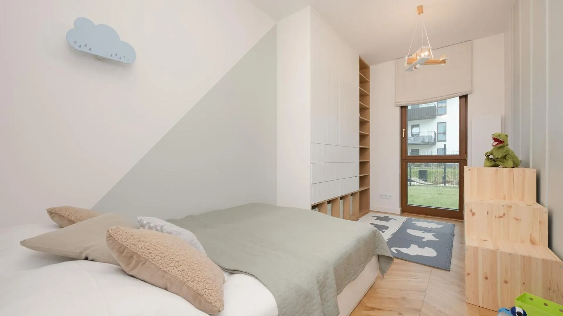 Lux Pastel Oasis Family Apartment With Parking & Gym By Renters Prestige Warsaw 0*,  Poland