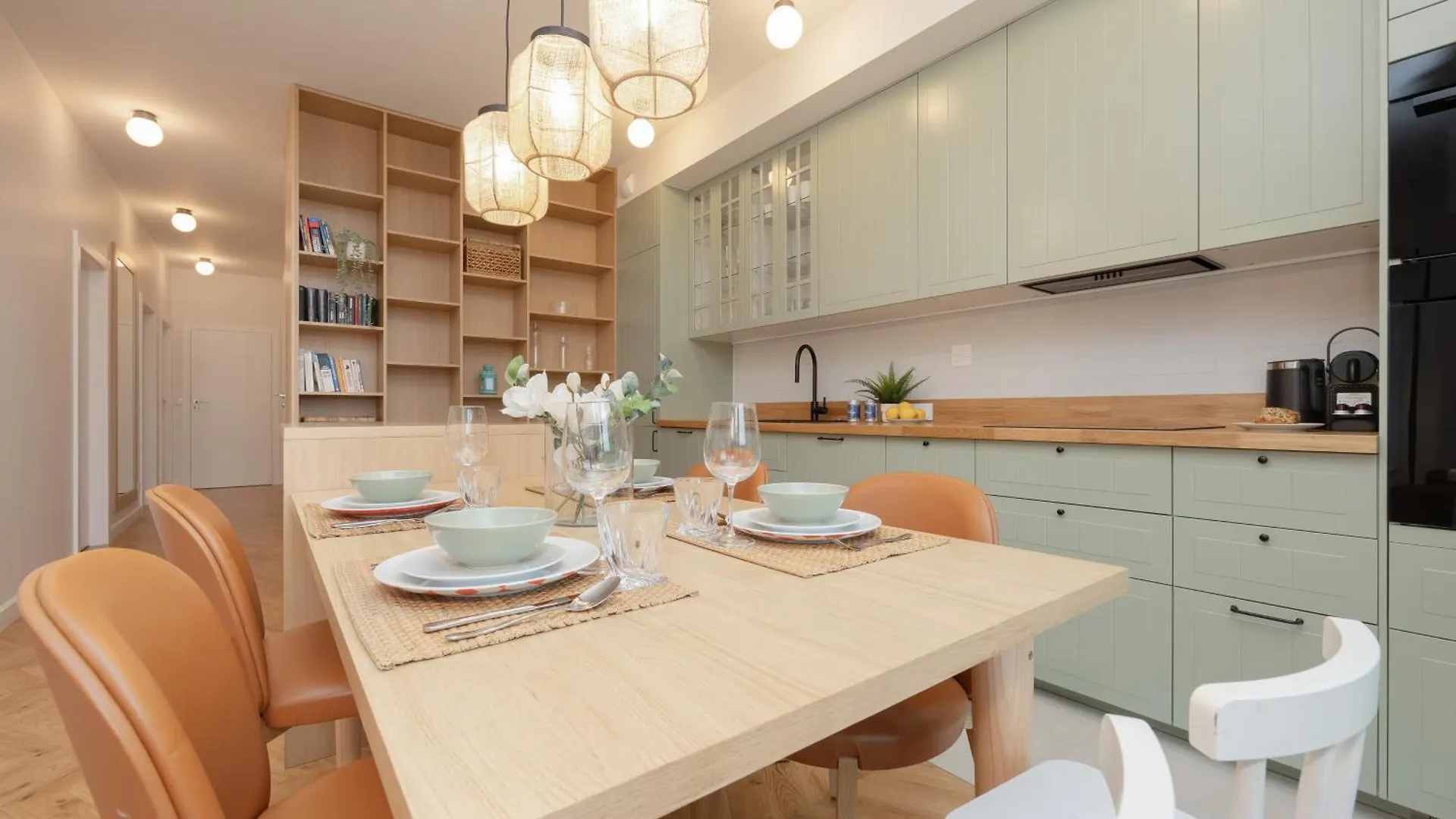 Lux Pastel Oasis Family Apartment With Parking & Gym By Renters Prestige Warsaw