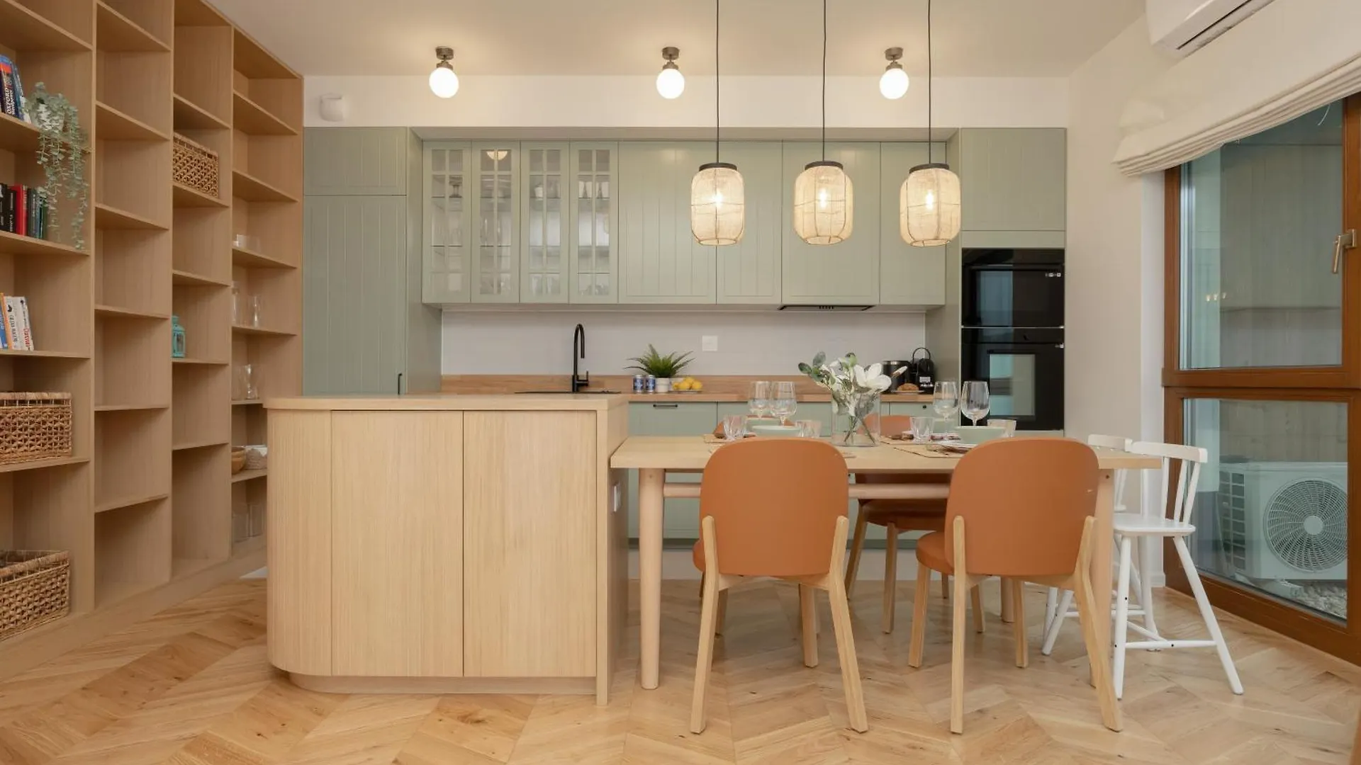 Lux Pastel Oasis Family Apartment With Parking & Gym By Renters Prestige Warsaw 0*,  Poland