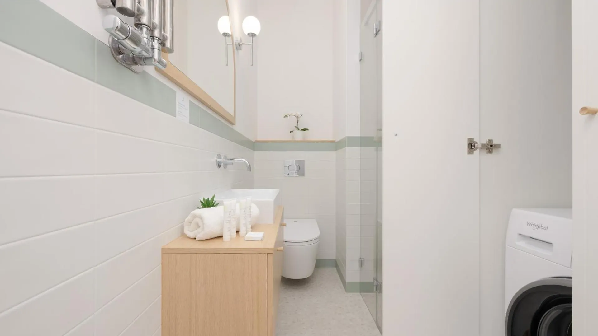 Lux Pastel Oasis Family Apartment With Parking & Gym By Renters Prestige Warsaw 0*,  Poland